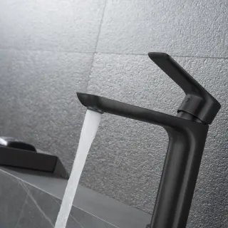 Смеситель для раковины Black&White Universe 8302BUK чёрный матовый