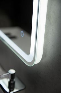 Зеркало BelBagno с LED-подсветкой и сенсорным управлением SPC-MAR-600-600-LED-TCH