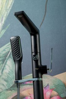 Смеситель напольный Boheme Venturo для ванны чёрный/хром 379-B