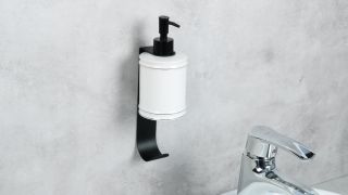 Держатель для дозатора с крючком, черный, Fixsen Practica (FX-800A)