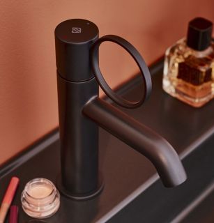 Смеситель для раковины Jacob Delafon Vivienne Signature E38682-LB2-BL чёрный матовый